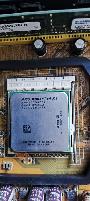 Asus M2N-X z procesorem i pamięciami RAM