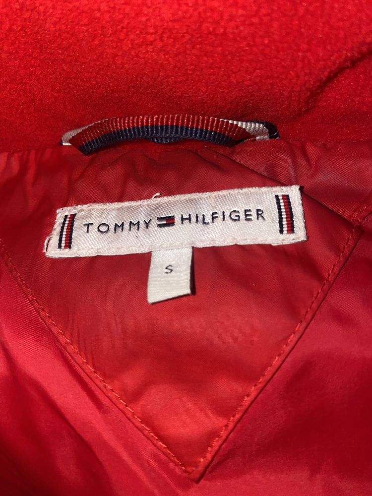 Czerwona kurtka zimowa Tommy Hilfiger