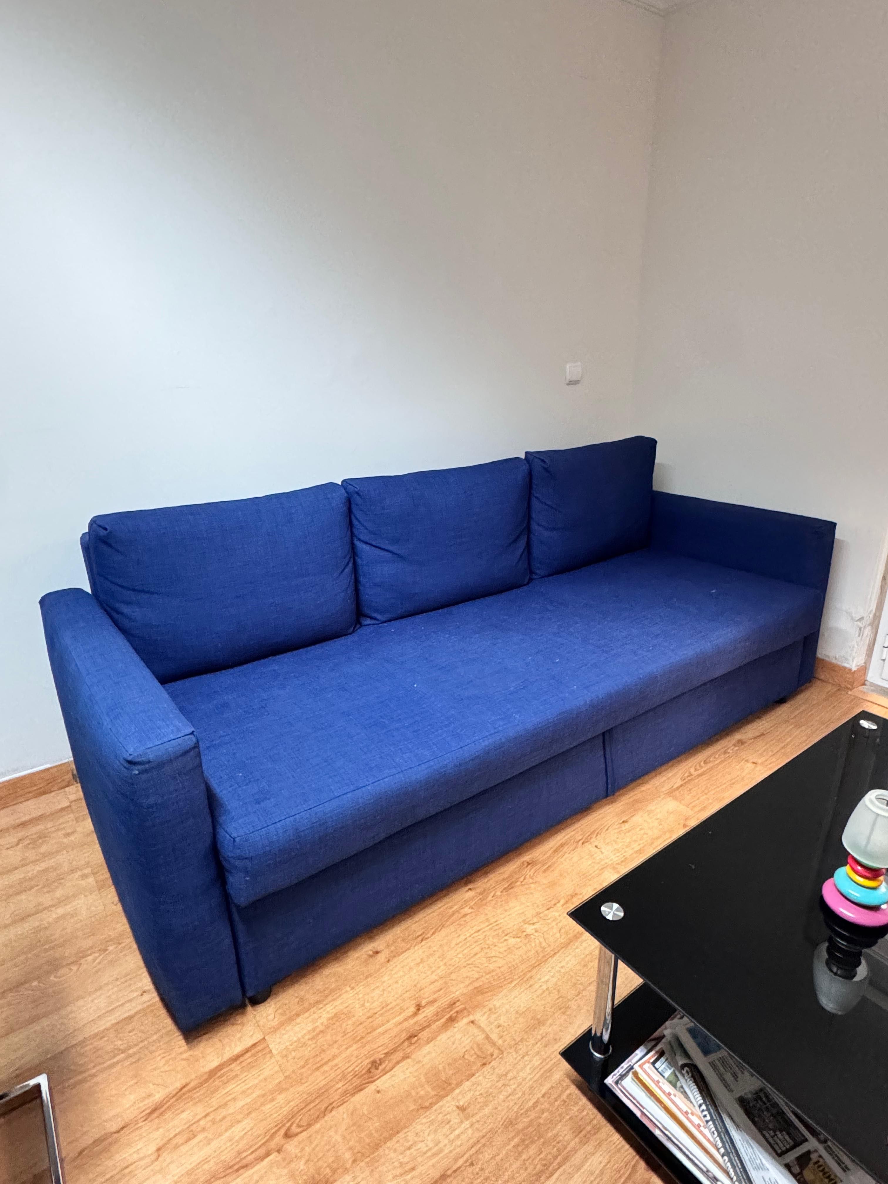 Sofá Cama Azul confortável