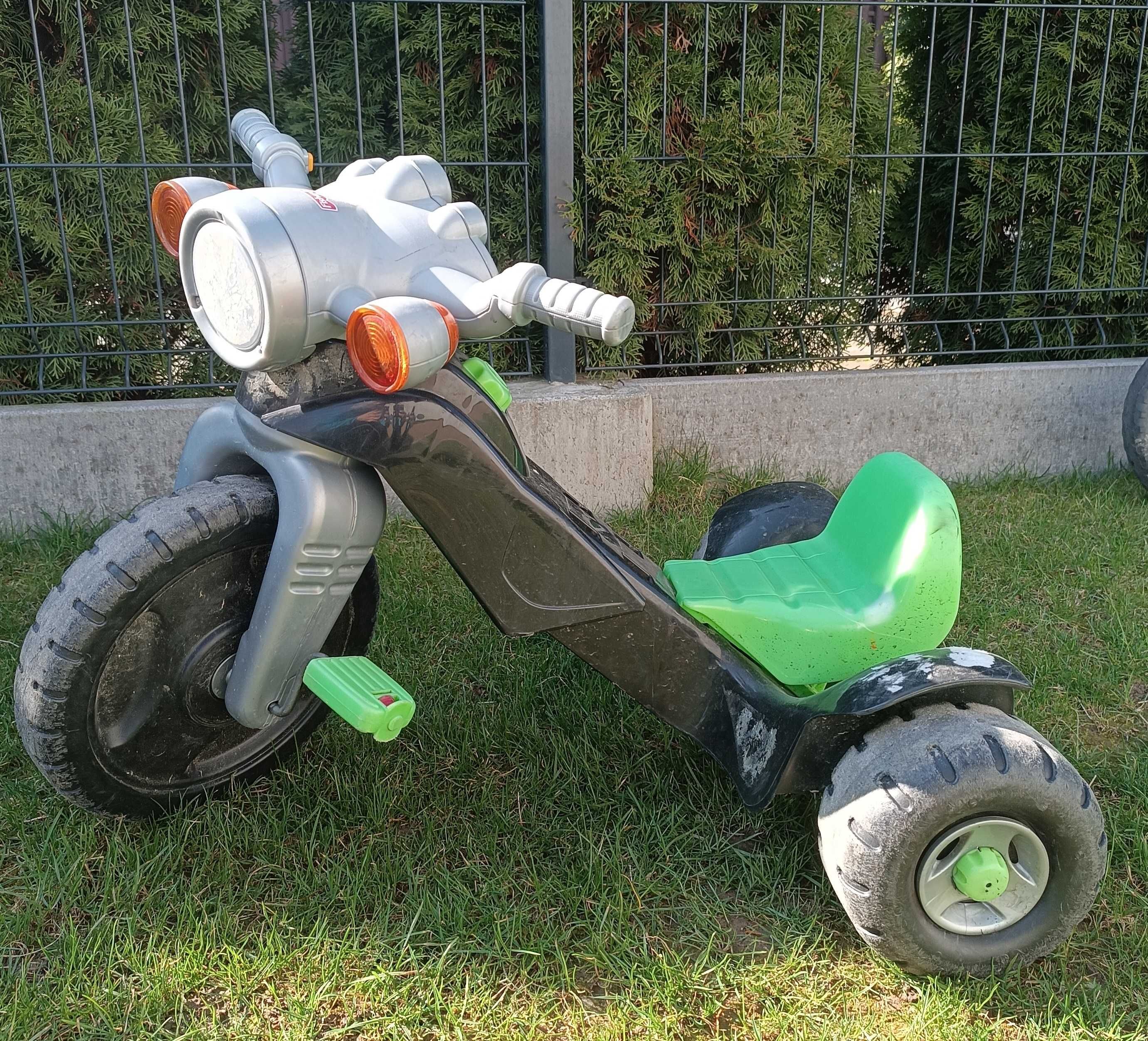 Motor trójkołowy Fisher Price interaktywny z dźwiękami