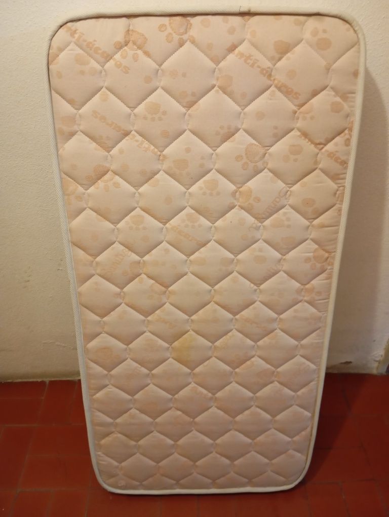 Colchão de molas crianca