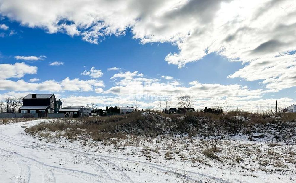 Продам домовладение в частном посёлке, по адресу: ул. Монтажная, 1.