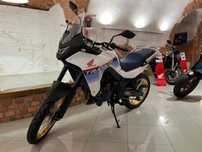 Honda Transalp XL750, dostępna od ręki