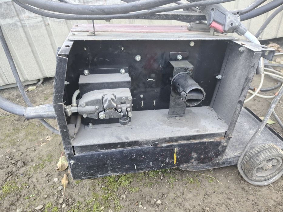 Зварювальний напівавтомат трифазний