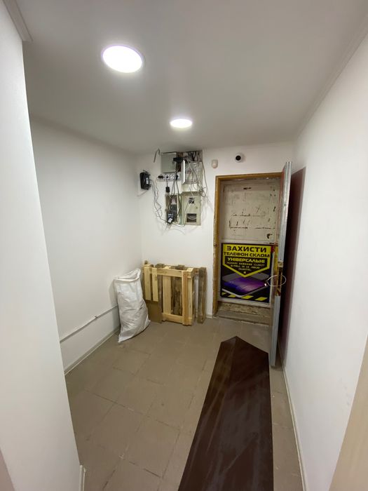 81 м² вихід з метро Героїв Праці кафе, магазин