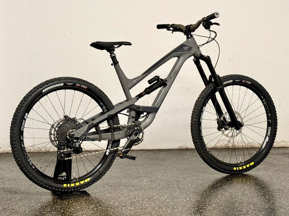YT Capra 2019  L 27,5 RS Lyrik Super Deluxe DT Swiss Idealny Stan !
