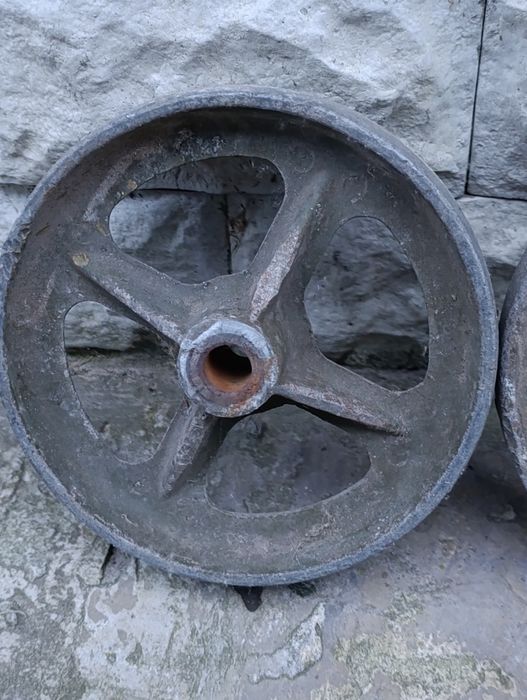 Чавуні колеса 24.5см.