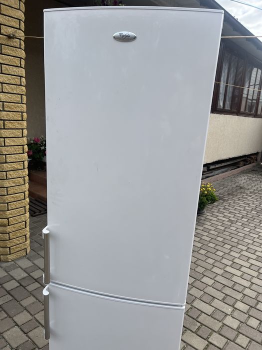 Хододильник+ морозилка whirlpool