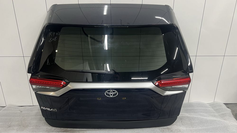 Toyota RAV-4 v50 2018-2024 кришка багажника, задня ляда