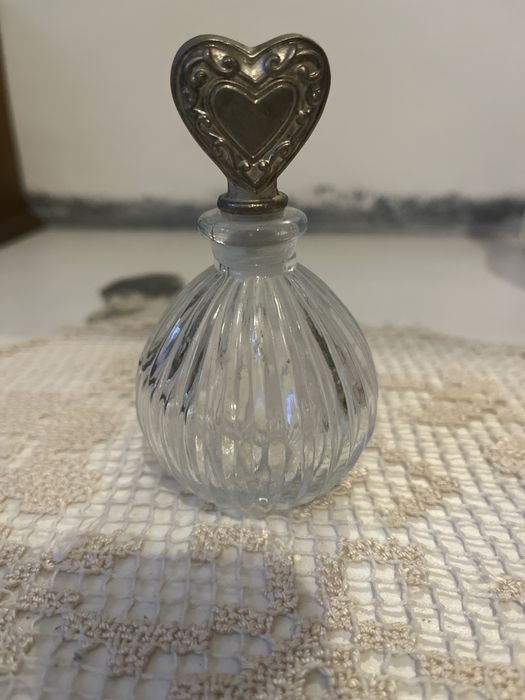 Buteleczka flakon na perfumy  z serduszkiem