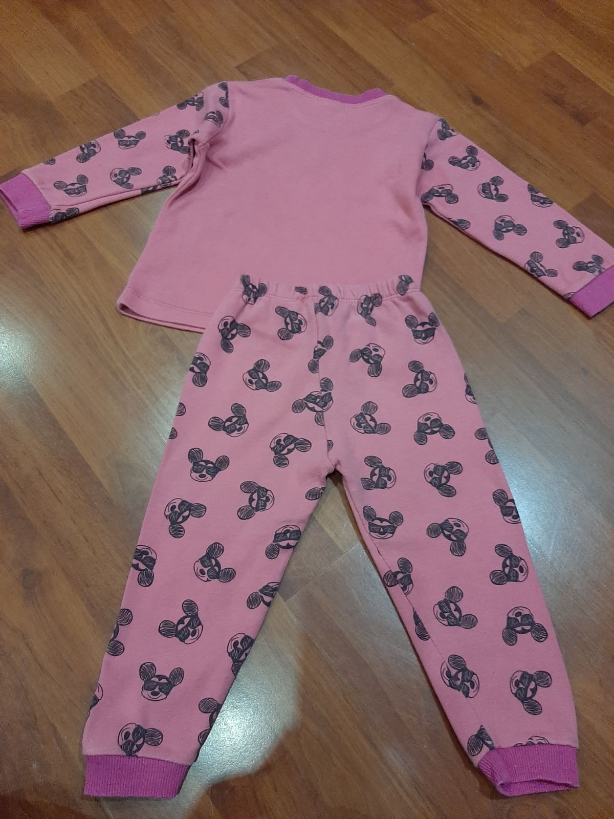 Дитяча піжама  для дівчинки Мікі Маус. Розмір 92-98 (2-3 рочки)