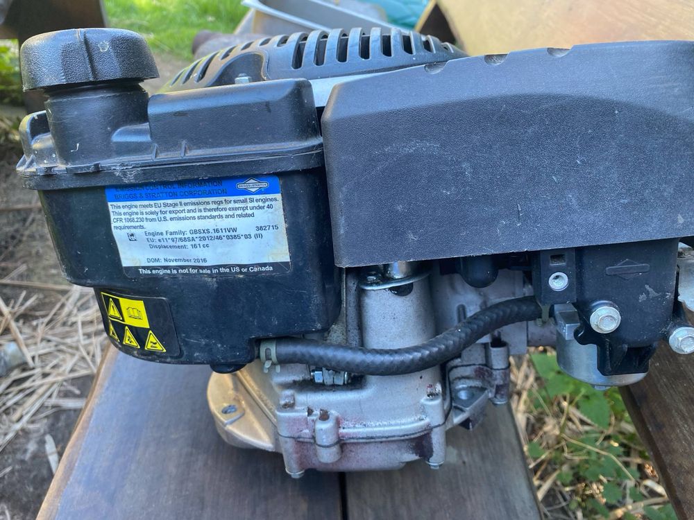 Silnik do kosiarki Briggs &stratton 775is instant