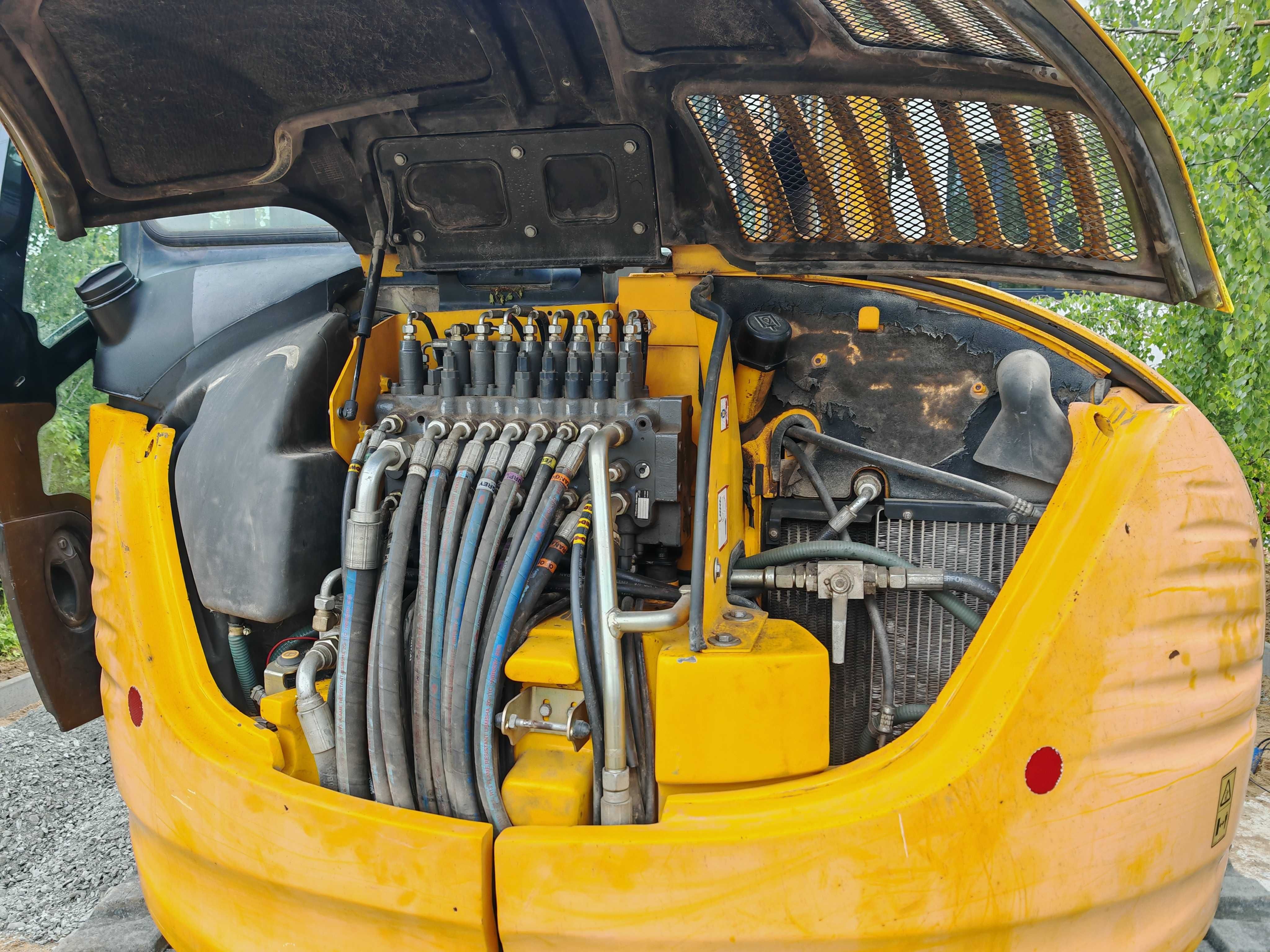 koparka JCB 8080