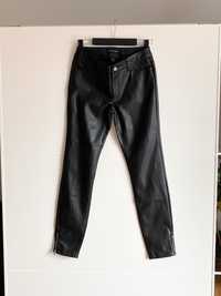 Czarne spodnie rurki z eko skóry rozmiar XS marka Bodyflirt BonPrix sk