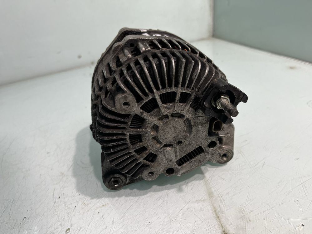 Renault Laguna 3 III 2.0 DCI Alternator 12V 210A