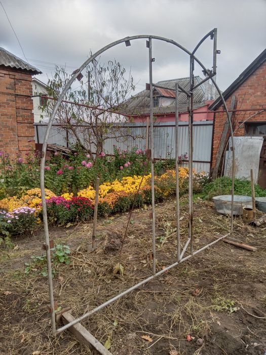 Металеві секції для теплиці шт що нас