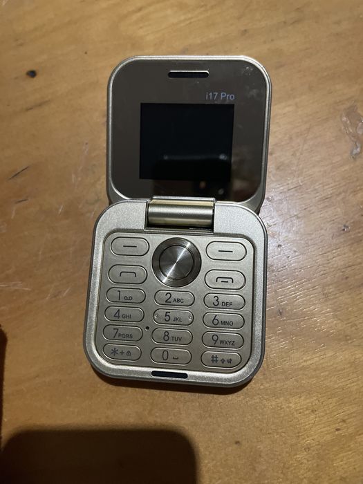 Mini telemovel iphone 17