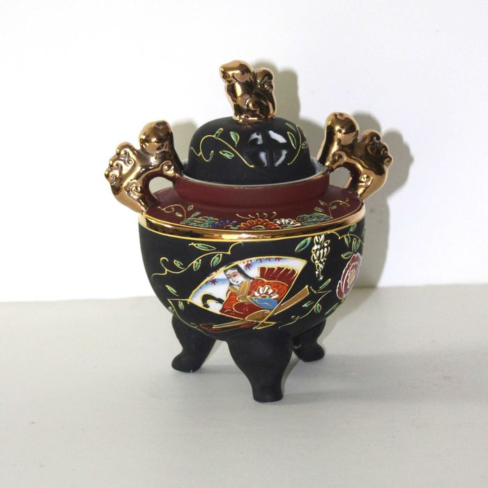 Porcelana Satsuma - Incensário Japonês