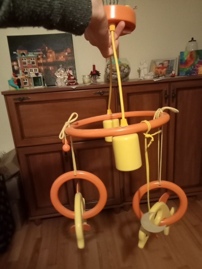 Lampa wisząca do pokoju dziecięcego delfin
