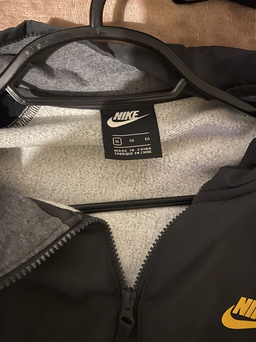 Casaco Nike XL ( praticamente novo)