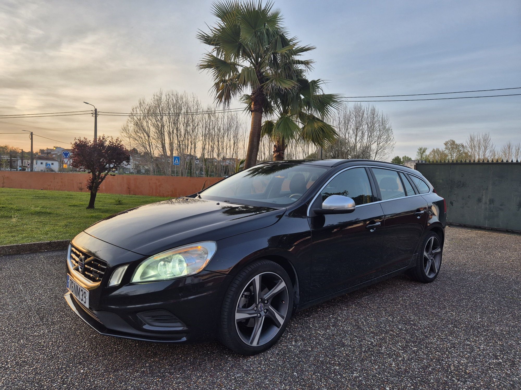Volvo V60 1.6D R Design Automática