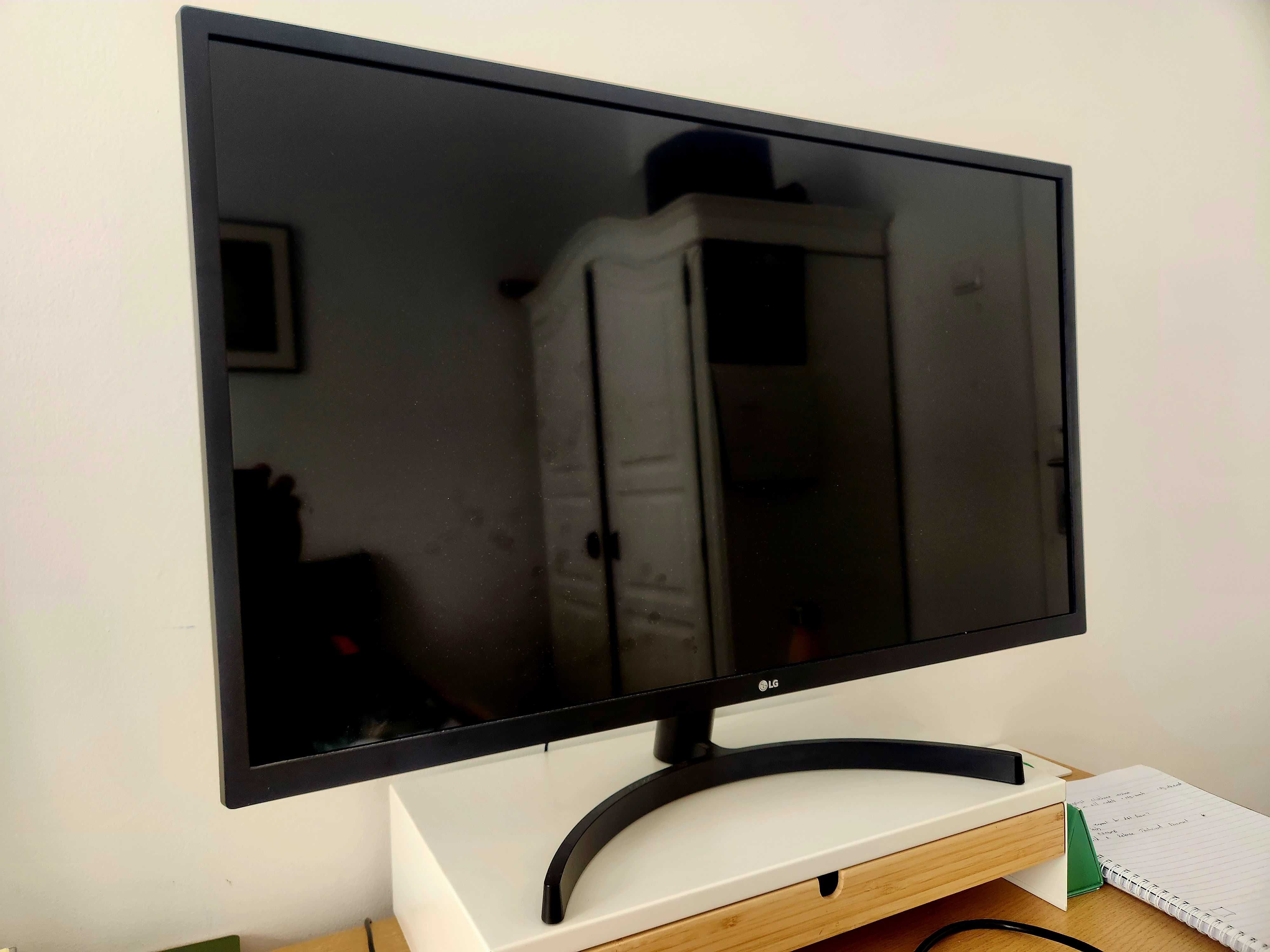 31.5" Full HD IPS LG monitor - COLLECTION ONLY (Benfica, Lisboa)