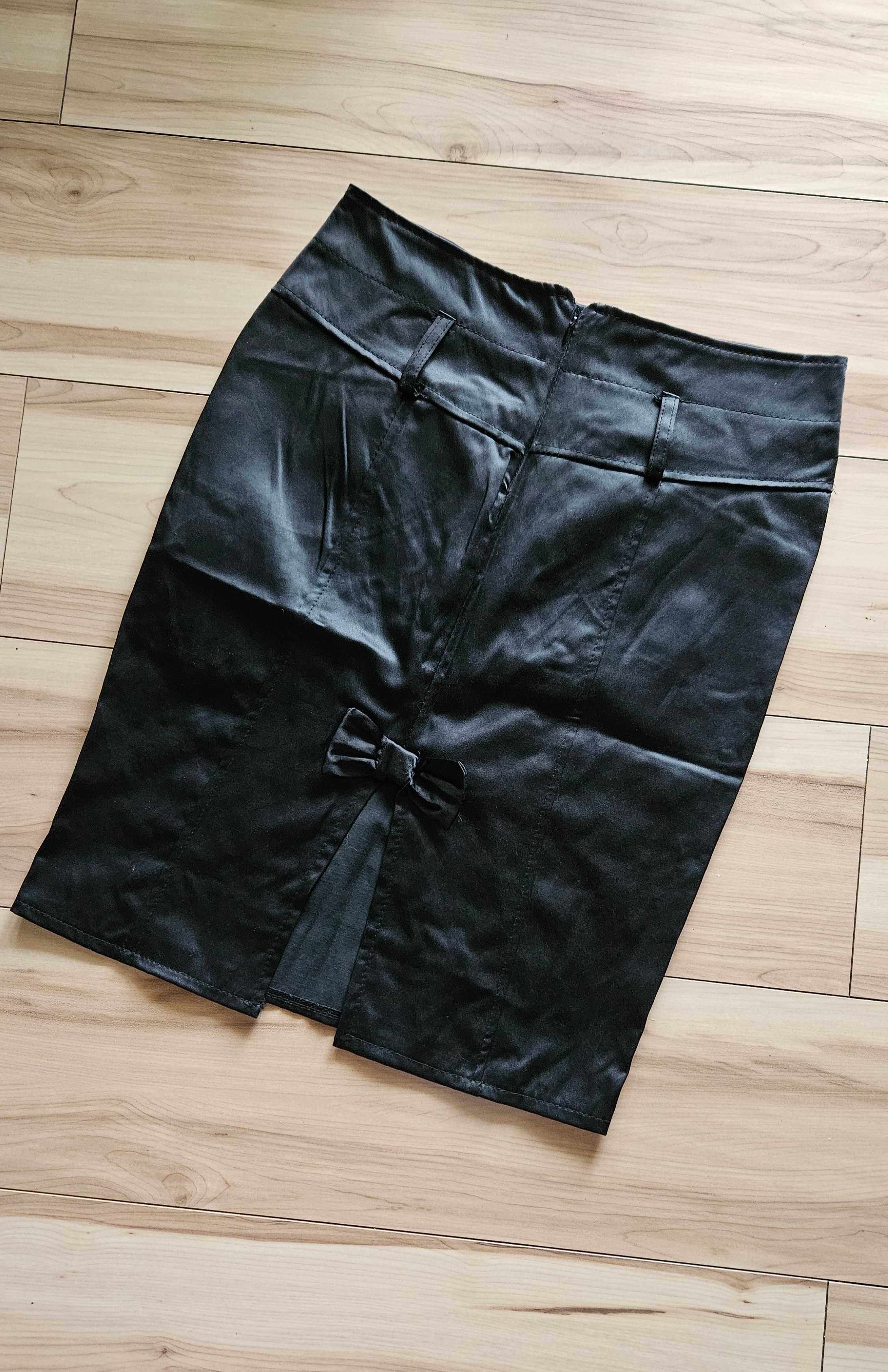 Czarna włoska ołówkowa spódnica M 38