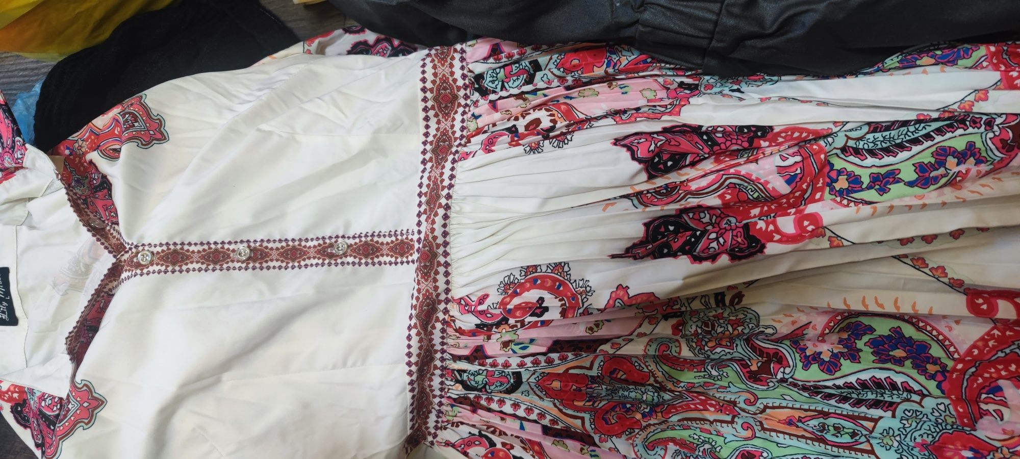 Продам вещи одним лотом более 40 позиций