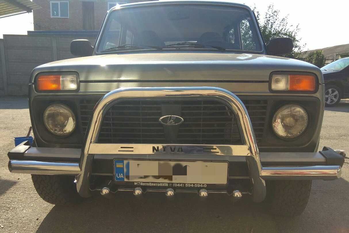 Кенгурятник Lada Niva дуги захист бамперу пороги