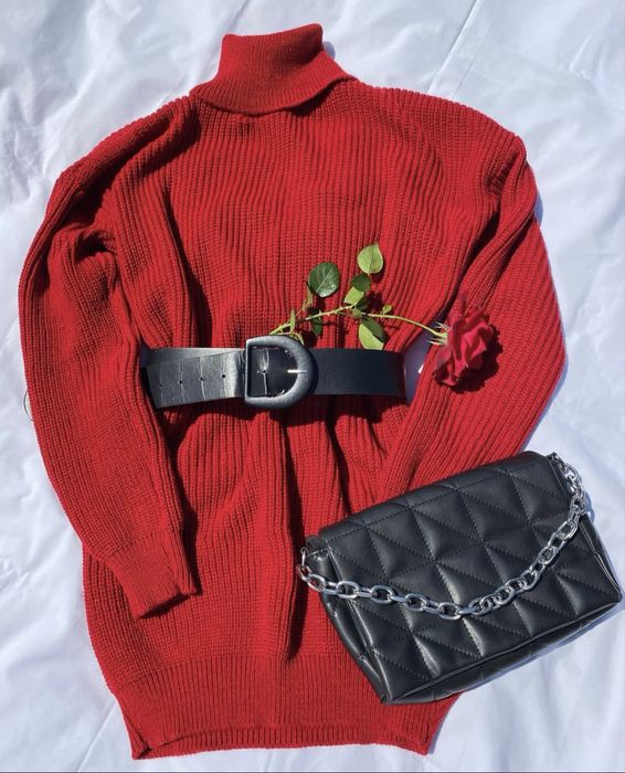 Тепла в’язана кофта сукня