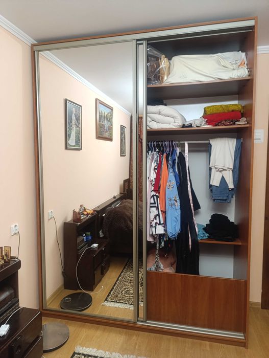 Шафа - Купе з зеркальними дверима та  Шафа