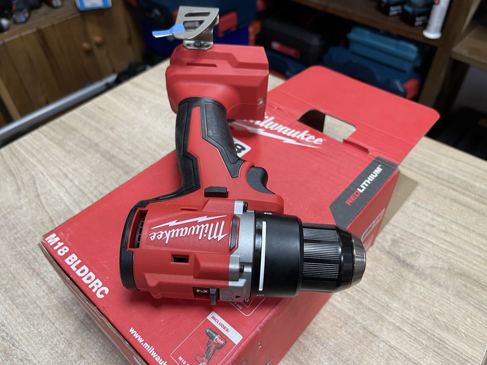 Milwaukee M18 BLDDRC / безщітковий шуруповерт Мілвокі