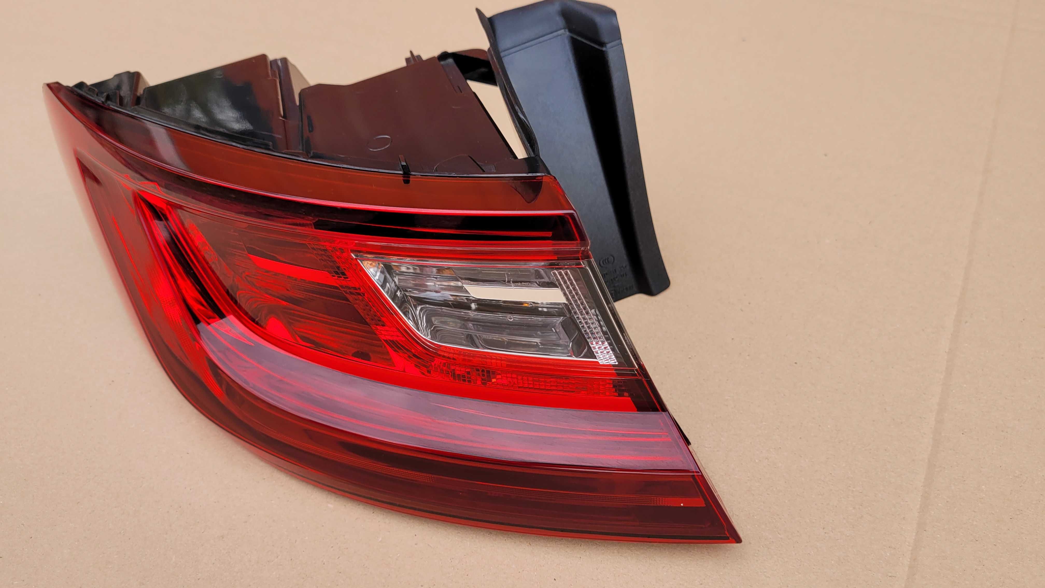 Renault megane IV 4 lewa lampa tylna w błotnik
