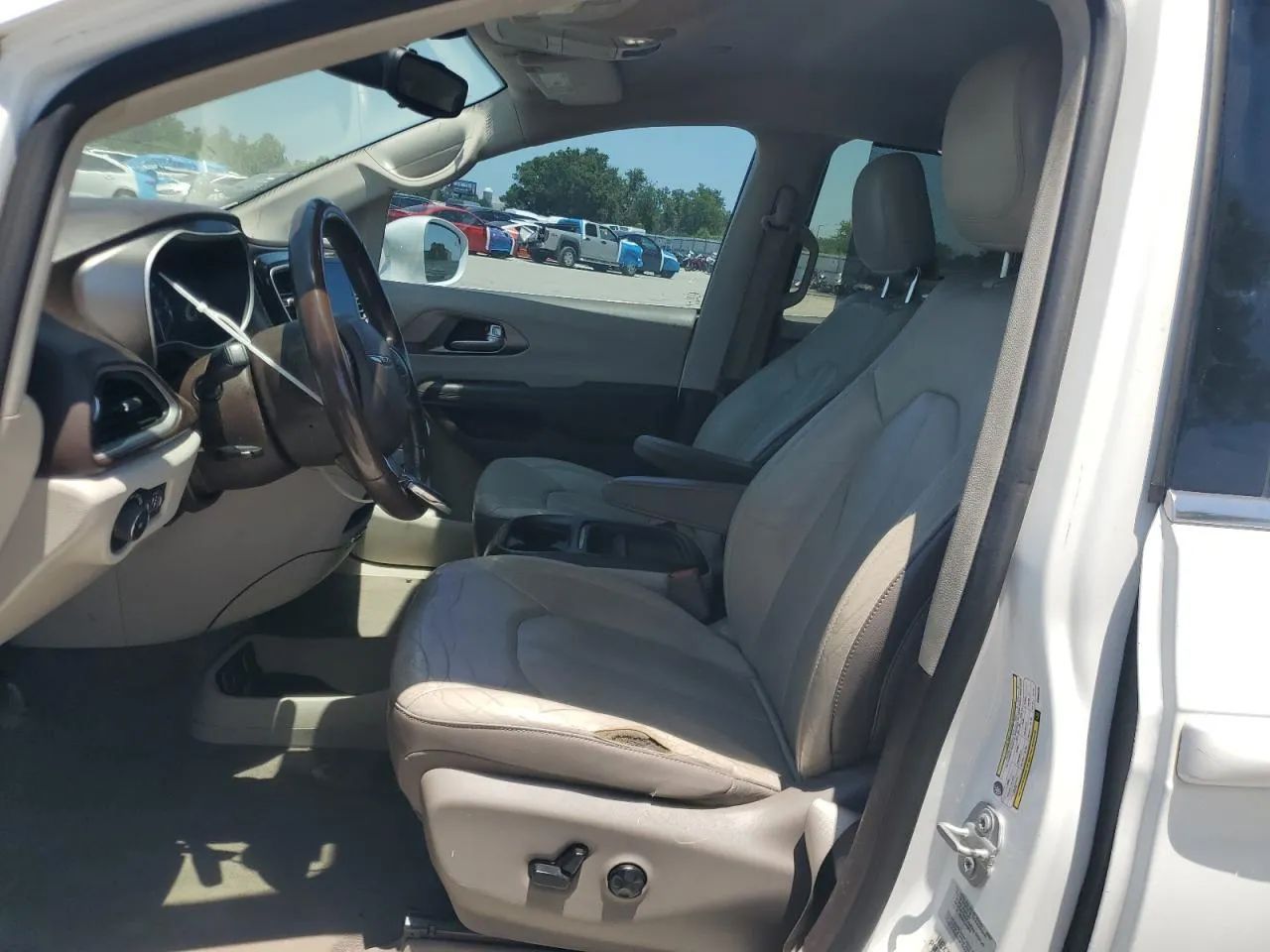 Chrysler Pacifica 2017 Chrysler Pacifica Touring L - Kupiony w Transporcie do Polski