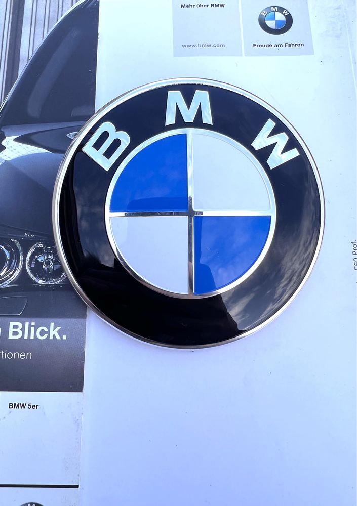 Emblemat logo BMW czarny / niebieski E46 E60 E90 znaczek 82 mm 74 mm