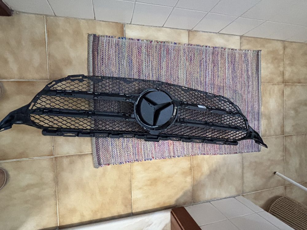 Grelha Mercedes como nova
