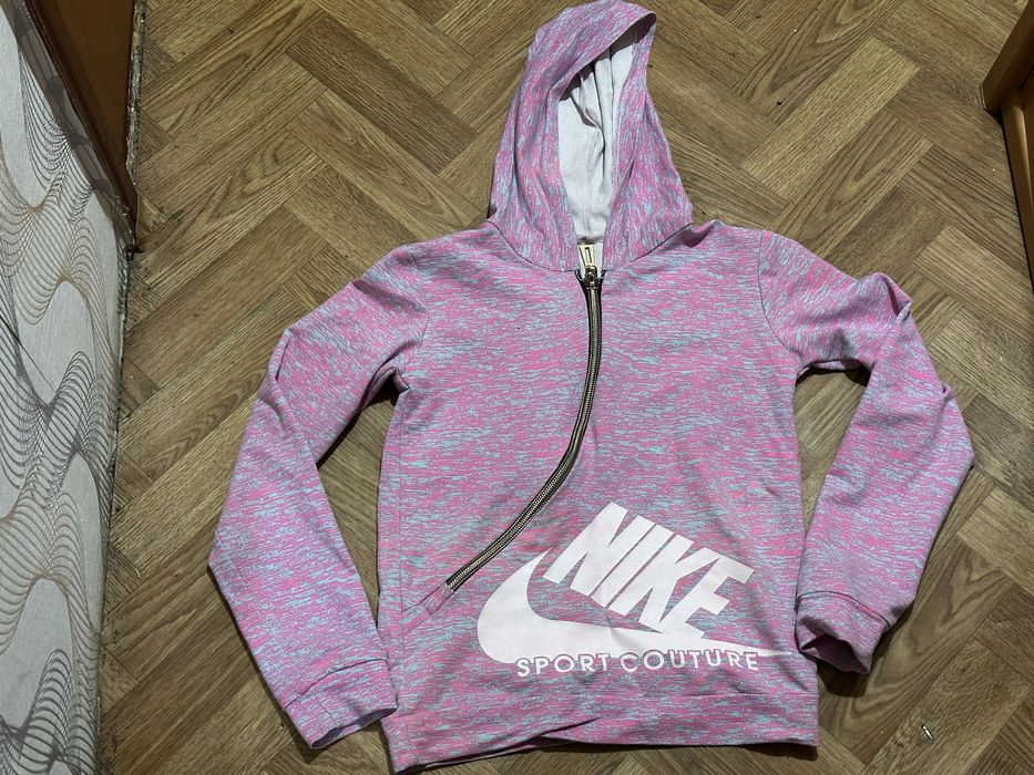 Стильна Олімпійка для дівчини фірми Nike