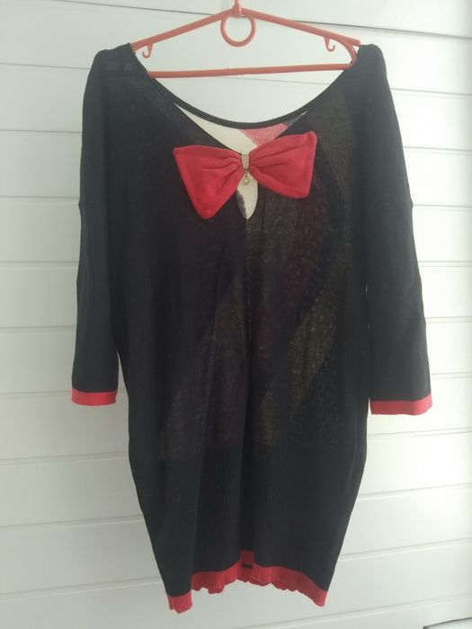 Кофта с бантиком на спине