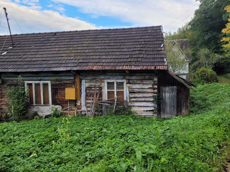 Sprzedam dom drewniany do remontu