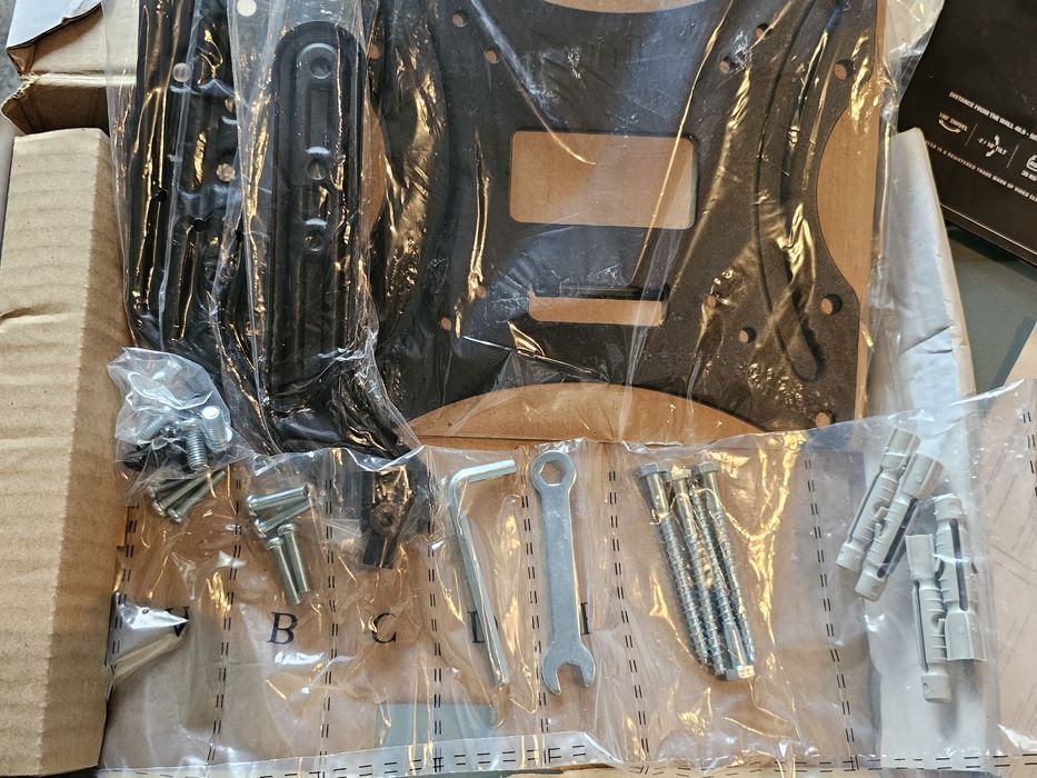 Suporte TV Novo, nunca usado -max  36 kg, 50'''