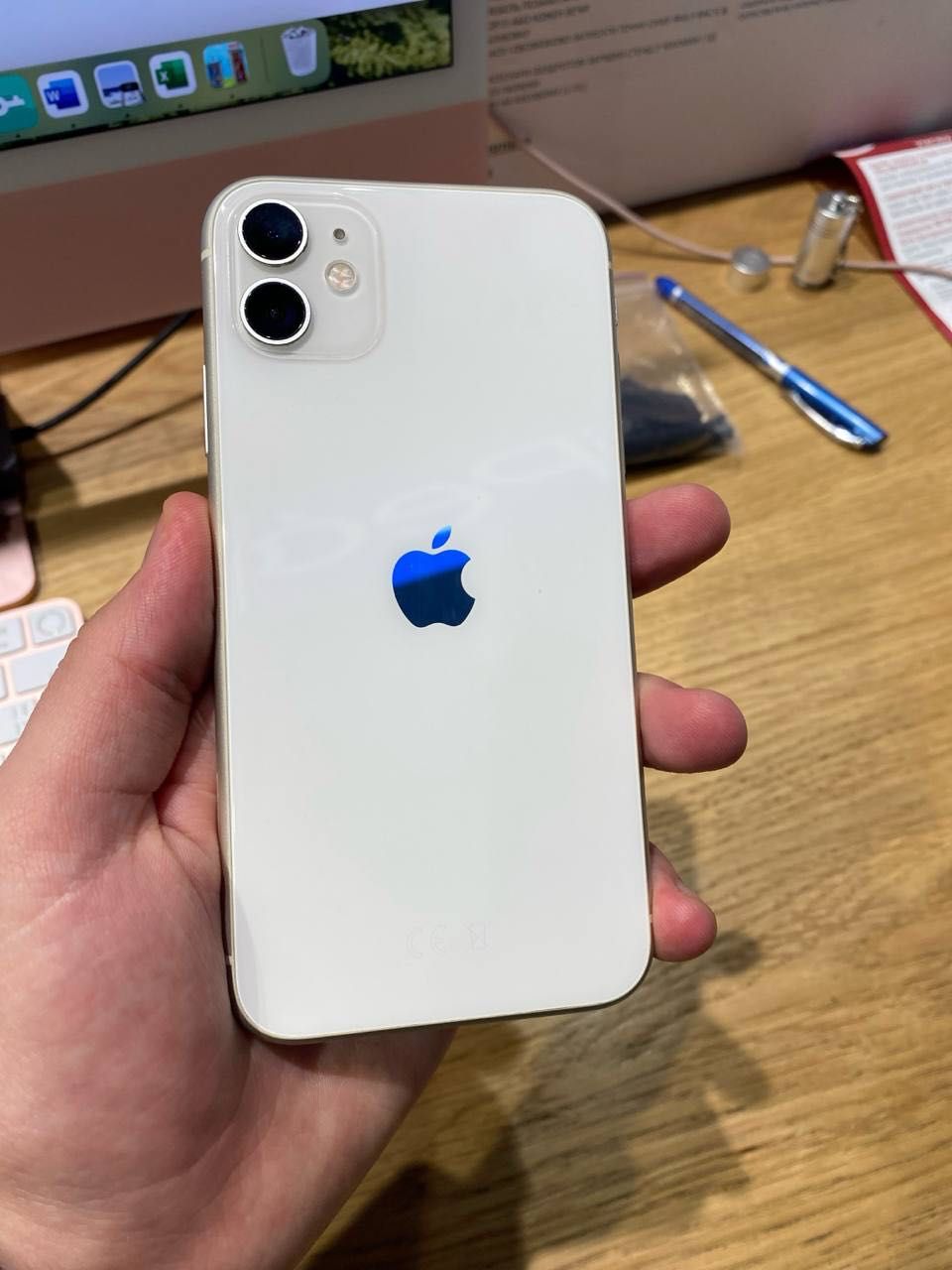 Б/У iPhone 11 128GB White - Оплата частинами