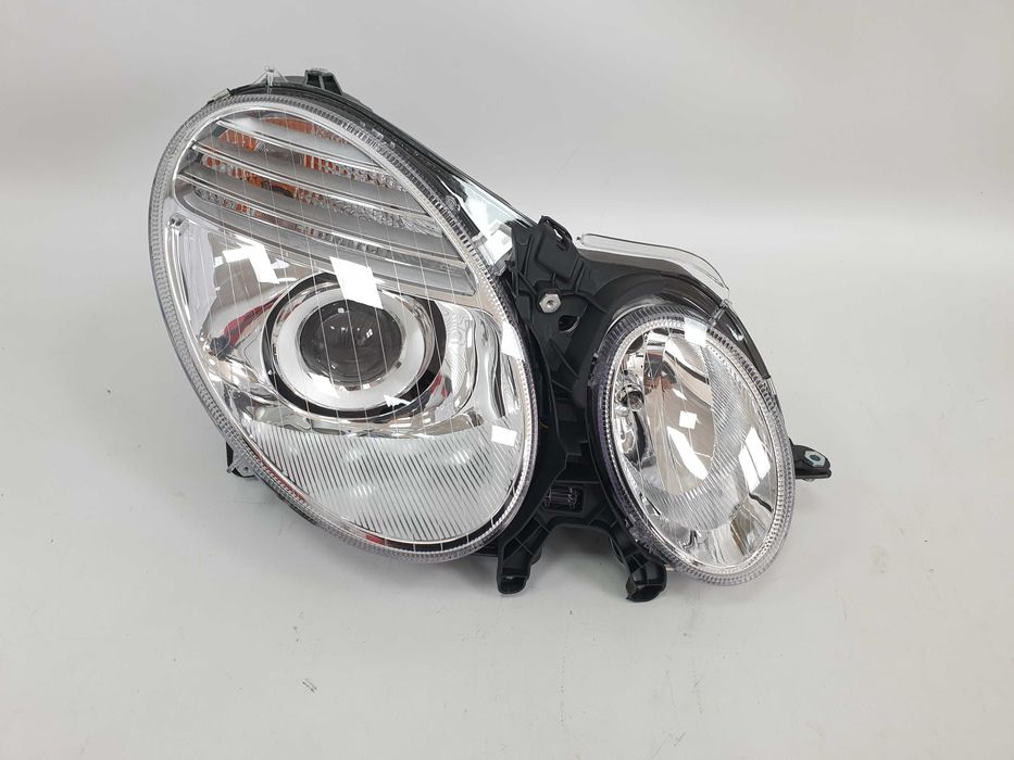 Фары на mercedes E-Class  W211 Галоген  2118202961  2118203061