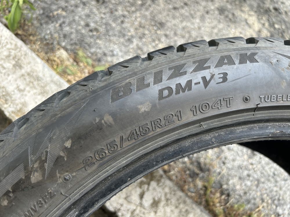 Продам одну шину Bridgestone 265.45.21r