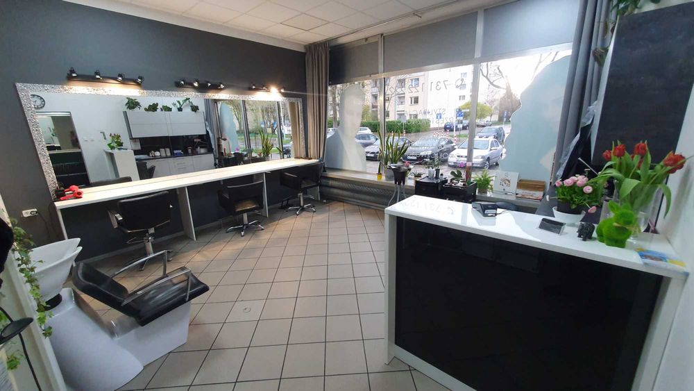 Odstąpię salon fryzjersko - kosmetyczny niski czynsz 90m