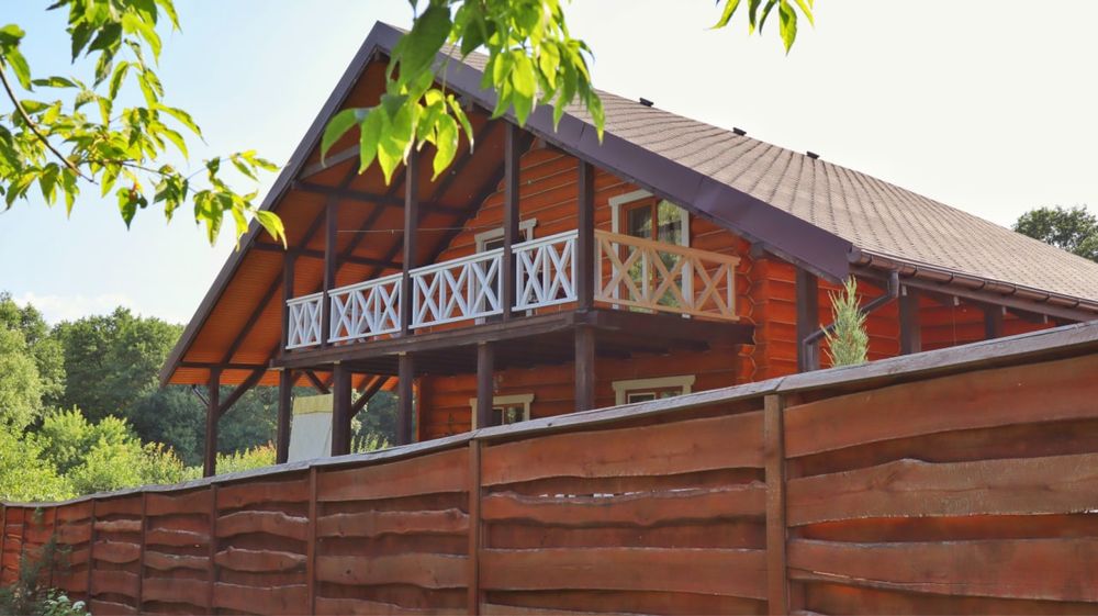 Продаж будинку зі зрубу (карпатська смерека), с. Мала Бугаївка.