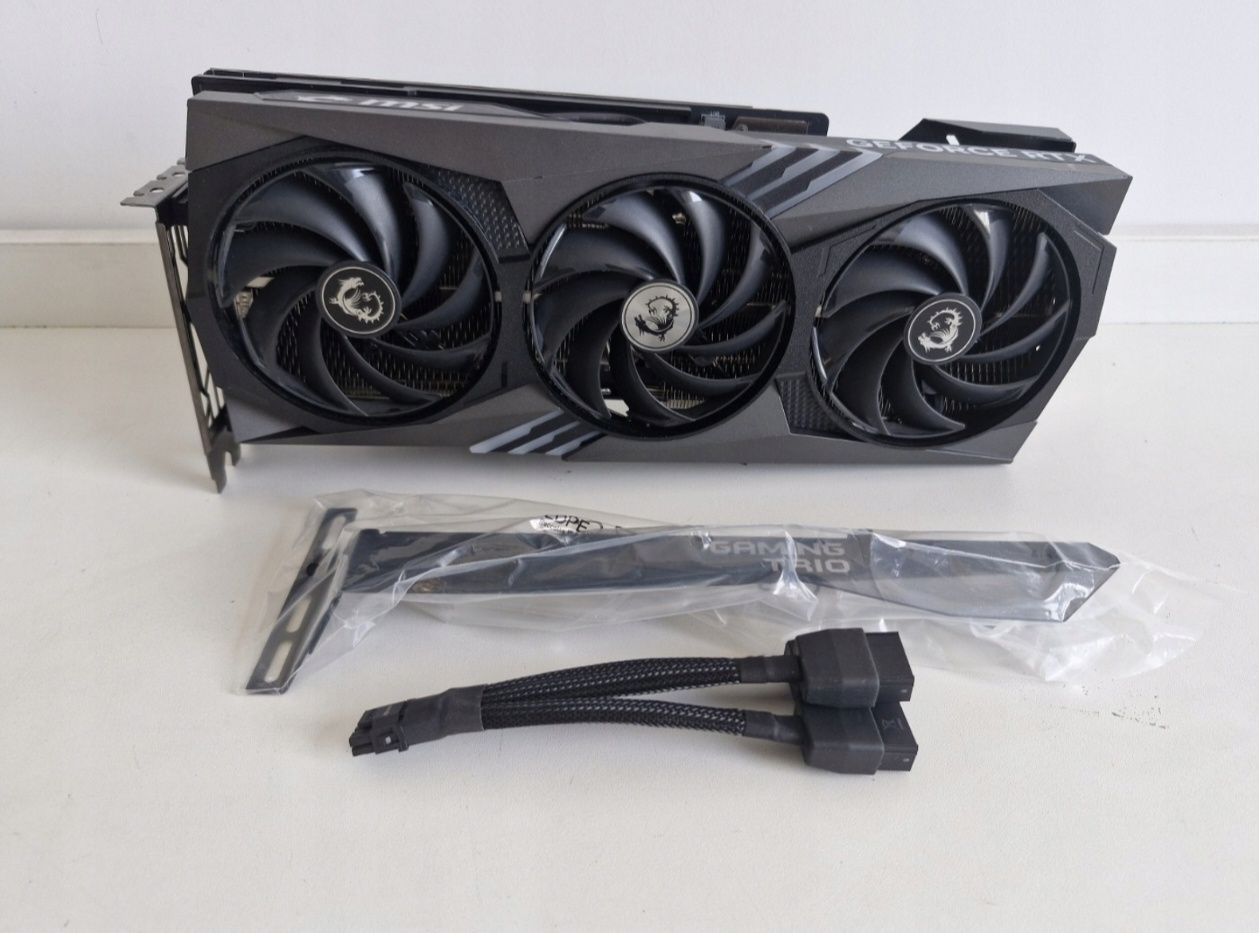 Karta graficzna Model	GeForce RTX 4080 GAMING X TRIO 16GB