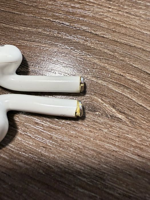 Airpods 1-ше покоління