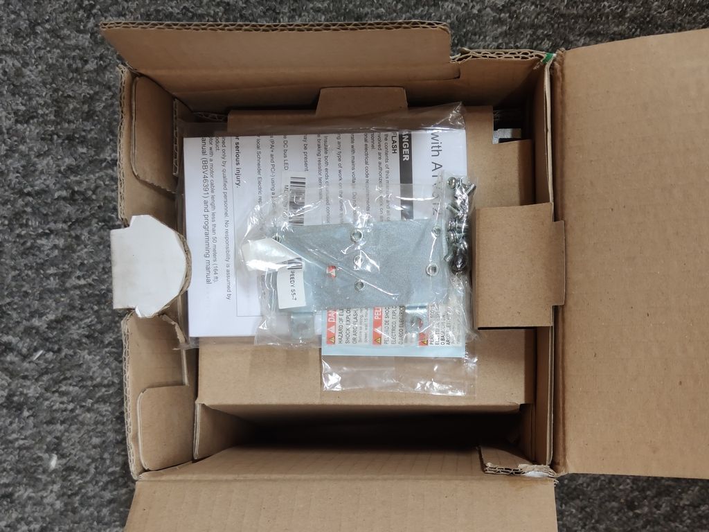 Falownik Schneider Altivar 312 ATV312HU22N4 2,2kW