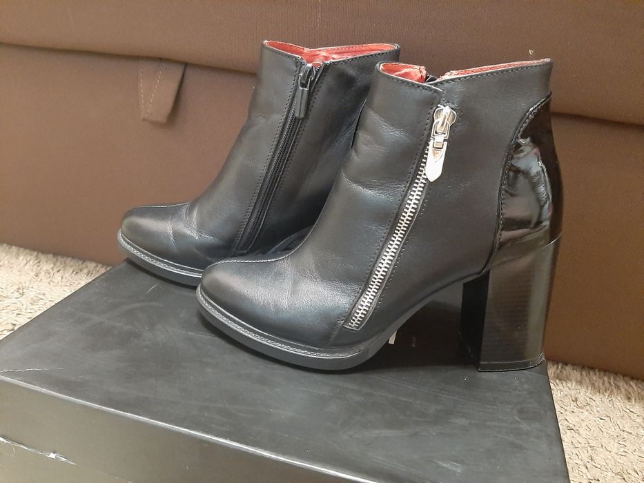 Напівчоботи шкіряні 37 р.