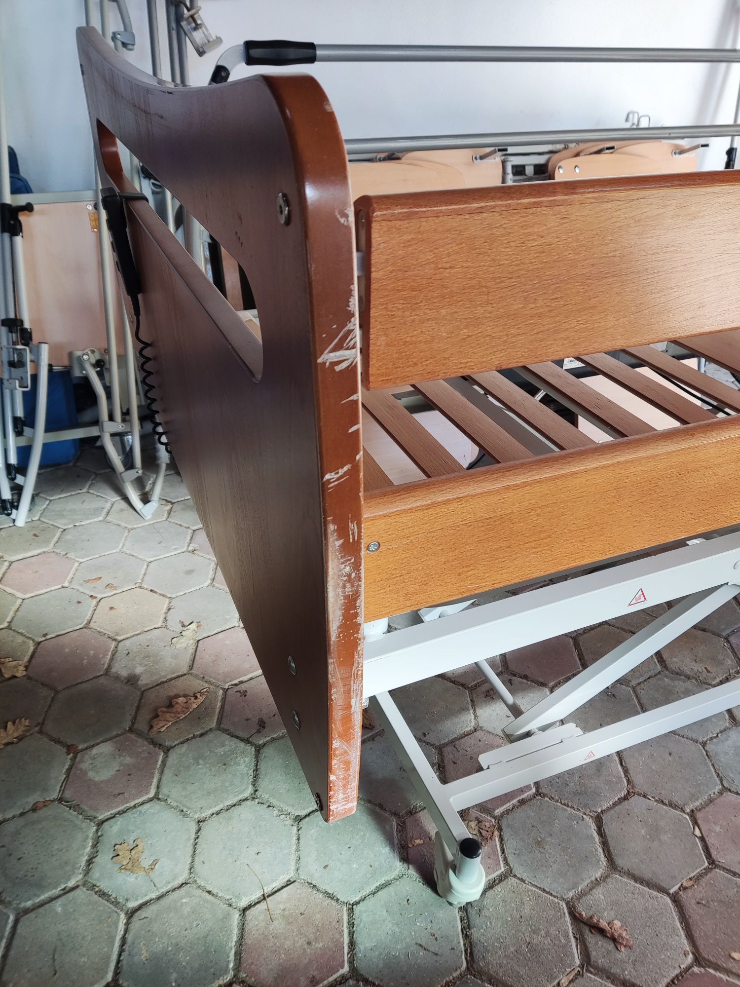 Cama articulada elétrica elevatória - usada